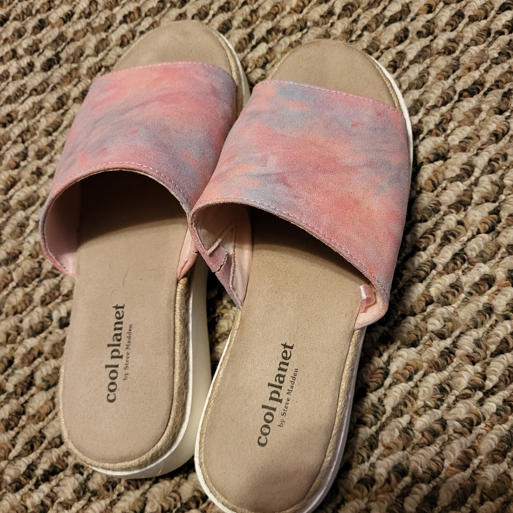 Cool Planet slides by Steve Madden